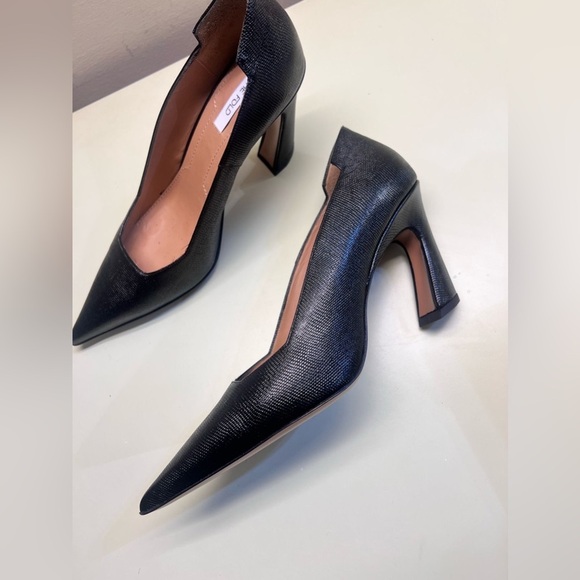 THE FOLD MADE IN ITALY NWT Black High-Heeled Pointed-Toe Pumps - Picture 1 of 10